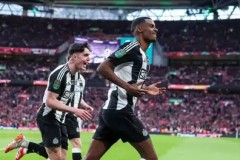 巴塞罗那梅西苏亚雷斯受伤，亚马尔复出迎挑战