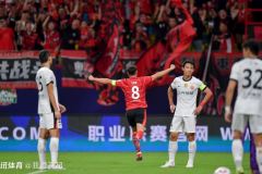 国安队教练塞蒂恩去留公告引发热议：未来走向成焦点